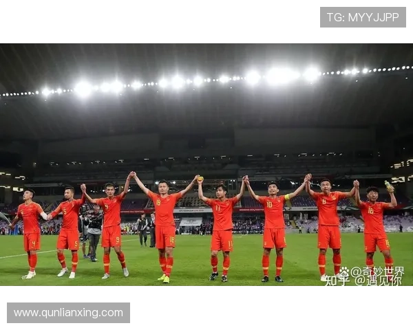 中国足球队迎战日本，力争亚预赛小组出线，球迷期待激烈对决