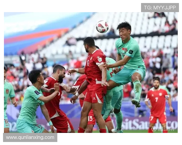 中国男足热身赛逆转取胜展现顽强斗志年轻球员表现令人眼前一亮 中国男足热身赛逆转取胜展现顽强斗志年轻球员表现令人眼前一亮