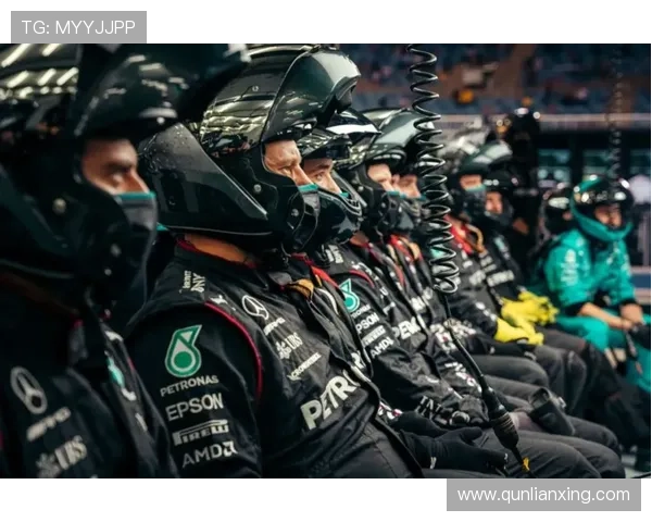 F1赛季最新动态:梅赛德斯和红牛角逐激烈 驰骋赛道的背后故事 F1赛季最新动态:梅赛德斯和红牛角逐激烈 驰骋赛道的背后故事