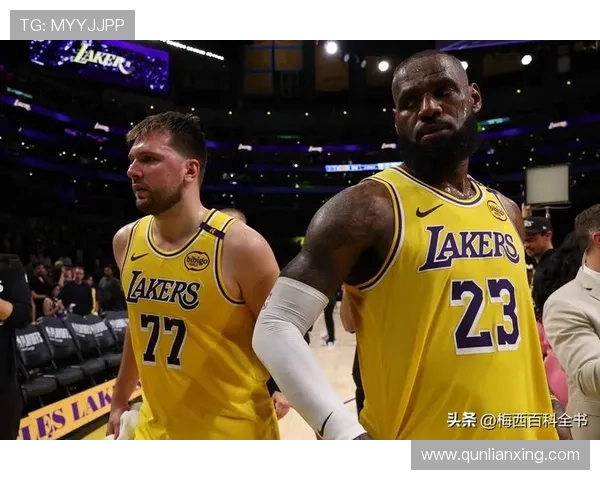 詹姆斯领衔湖人迎战勇士，东契奇火力全开助独行侠力克太阳